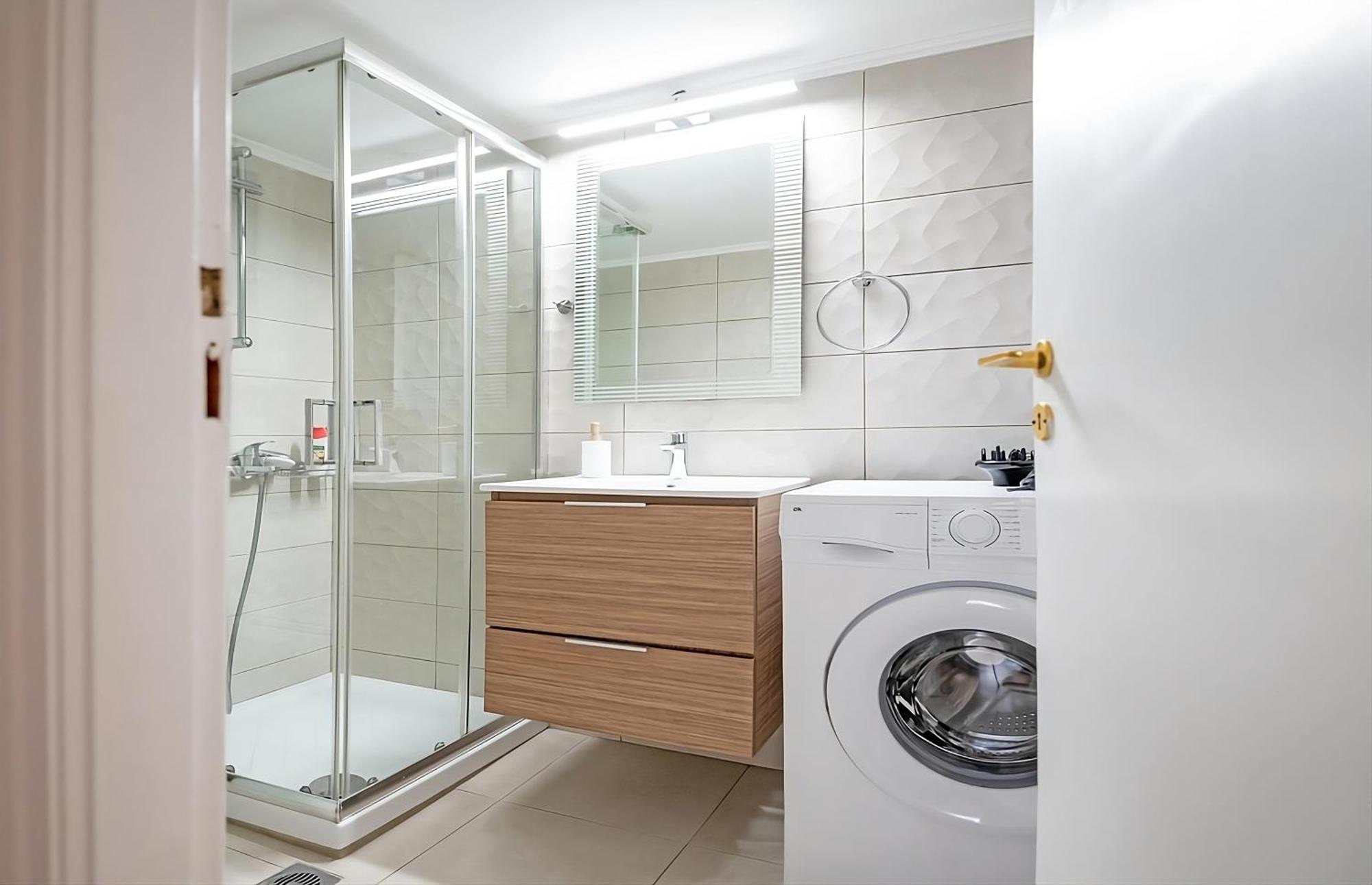 Entire Apt, 3Rd Floor, 1 Bedroom เอเธนส์ ภายนอก รูปภาพ