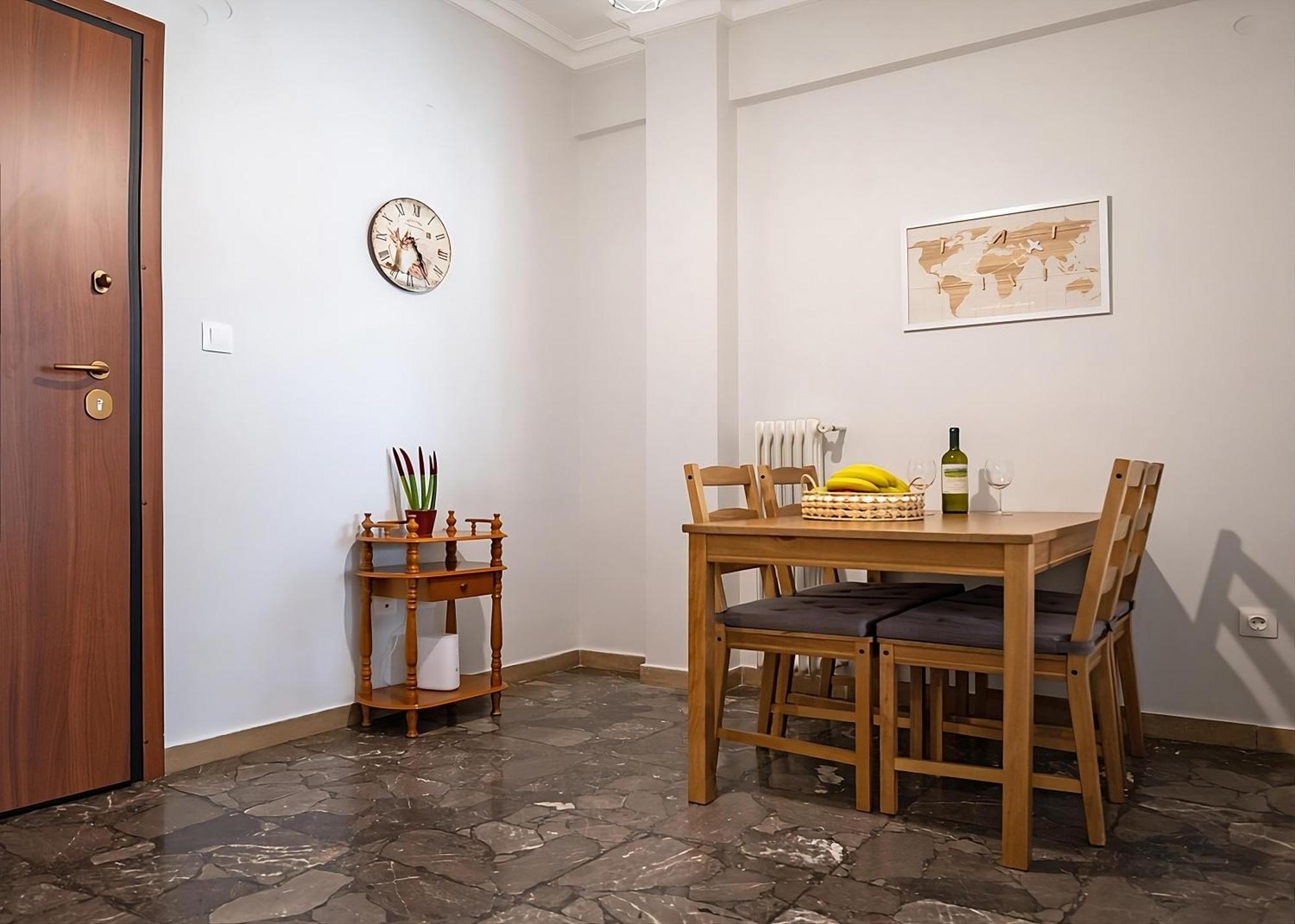 Entire Apt, 3Rd Floor, 1 Bedroom เอเธนส์ ภายนอก รูปภาพ